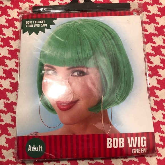 Green Bob Wig - Picture 2 of 3